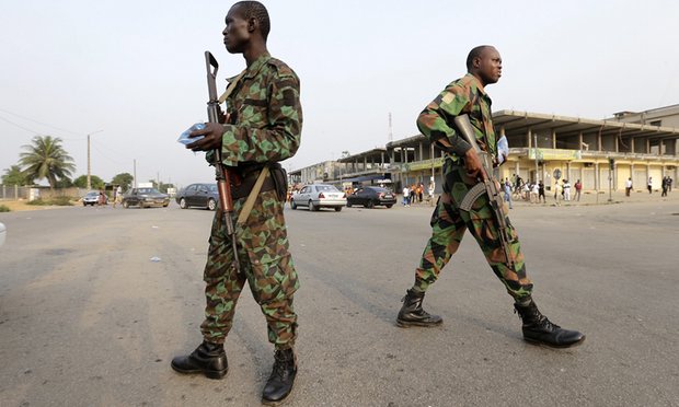 Cote d`Ivoire defense minister freed after failed talks with military rebellion